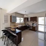 No.7 Athena Villa, Pernera *