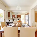 Βίλα No.7 Athena Villa, Pernera Παραλίμνι
