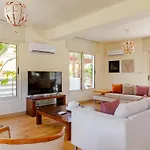 No.7 Athena Villa, Pernera Βίλα *