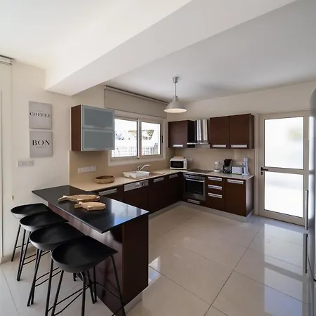 No.7 Athena Villa, Pernera *