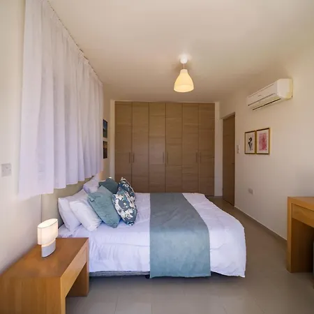 No.7 Athena Villa, Pernera