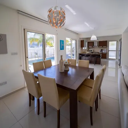 Villa No.7 Athena Villa, Pernera *