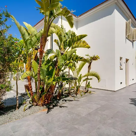 וילה No.7 Athena Villa, Pernera פאראלימני