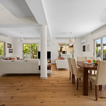 No.7 Athena Villa, Pernera *