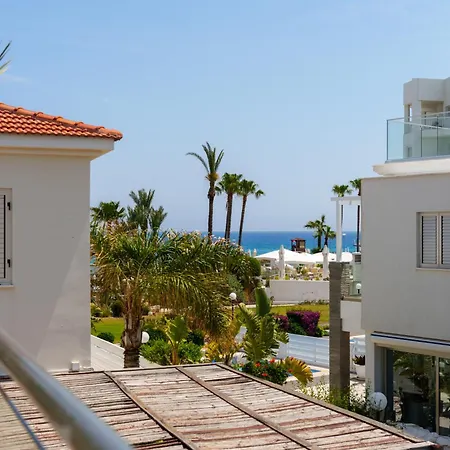 No.7 Athena Villa, Pernera וילה פאראלימני