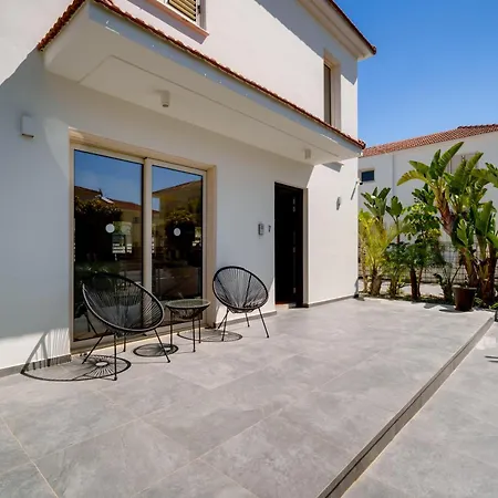 No.7 Athena Villa, Pernera