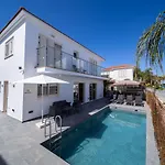 No.7 Athena Villa, Pernera