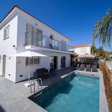 No.7 Athena Villa, Pernera