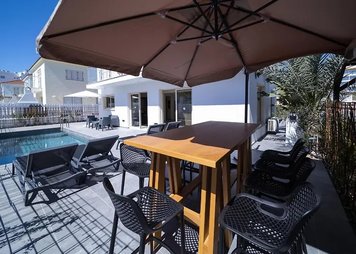 No.7 Athena Villa, Pernera Vilă