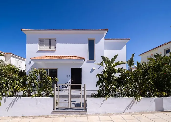 No.7 Athena Villa, Pernera