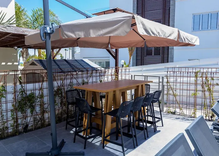 No.7 Athena Villa, Pernera *