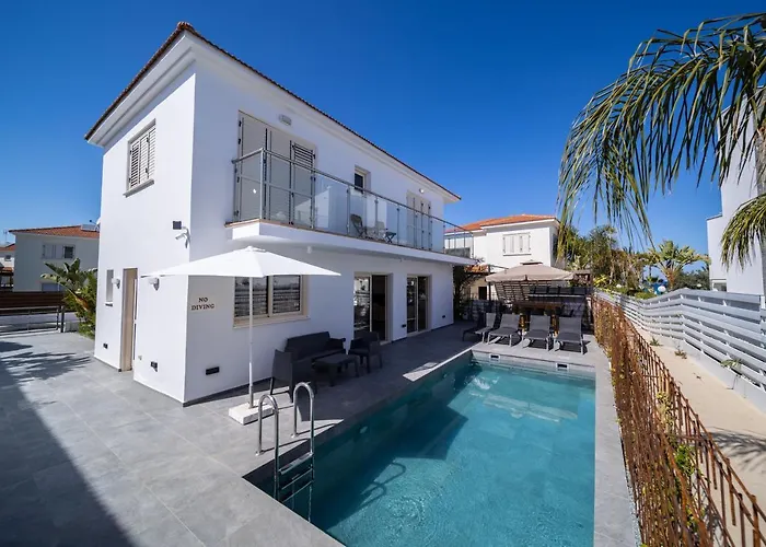 No.7 Athena Villa, Pernera