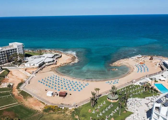 No.7 Athena Villa, Pernera Vila