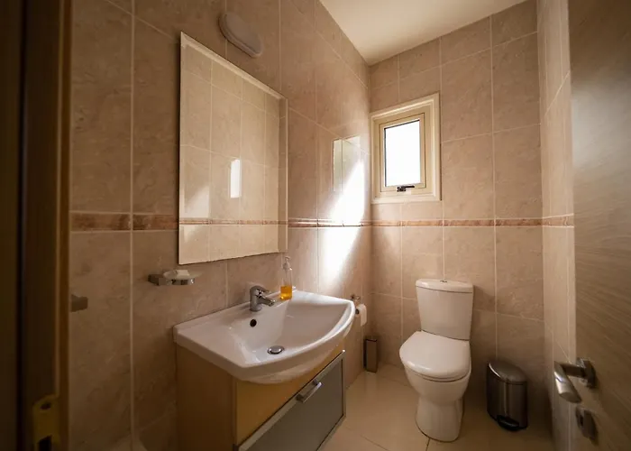 No.7 Athena Villa, Pernera