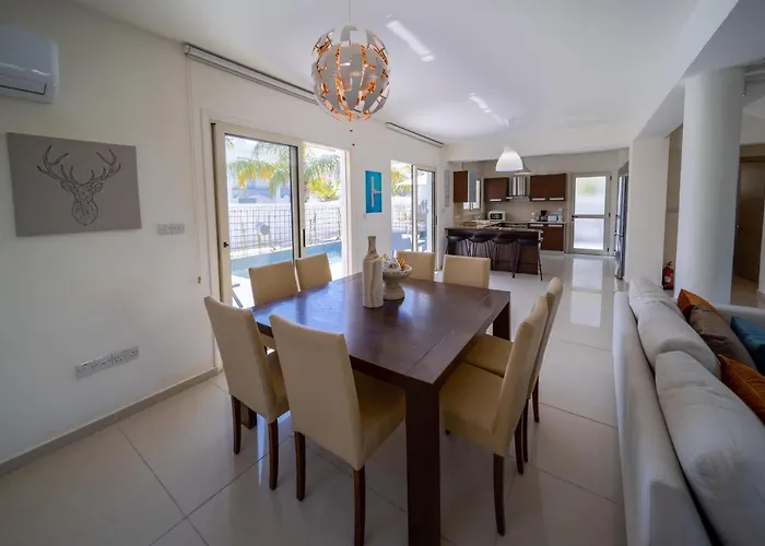 Vila No.7 Athena Villa, Pernera *